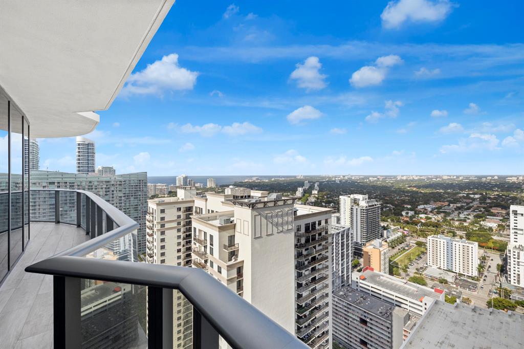 55 SW 9th Street Unit: 3806