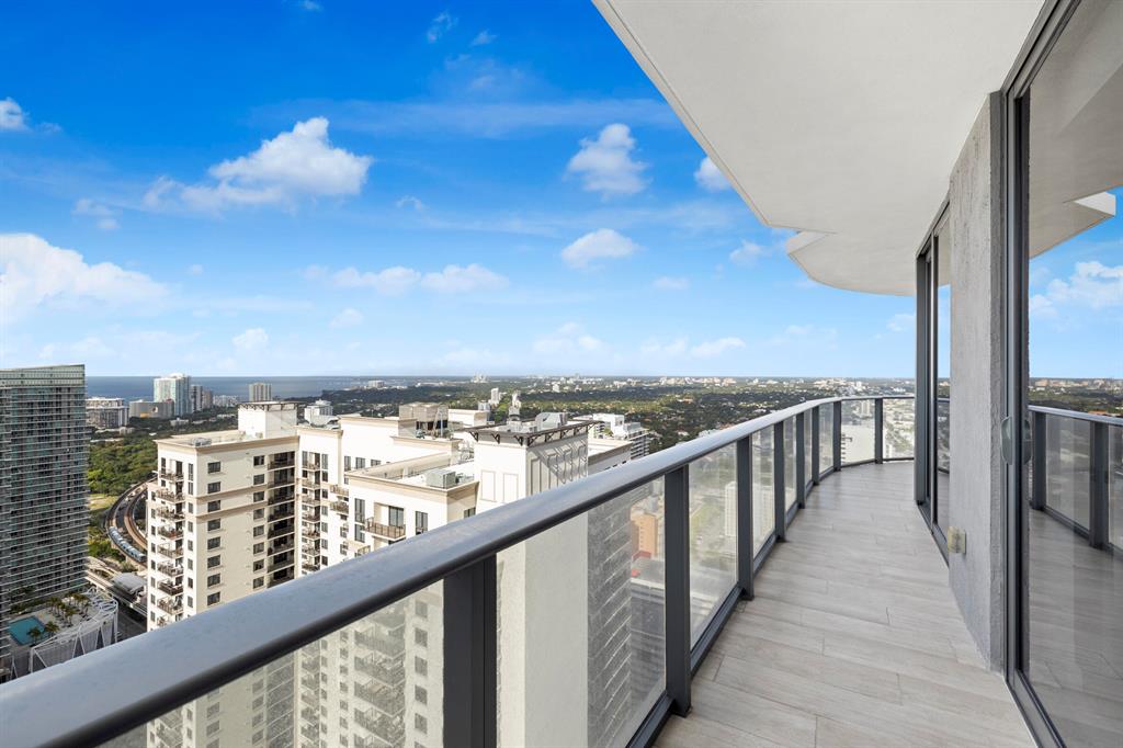 55 SW 9th Street Unit: 3806