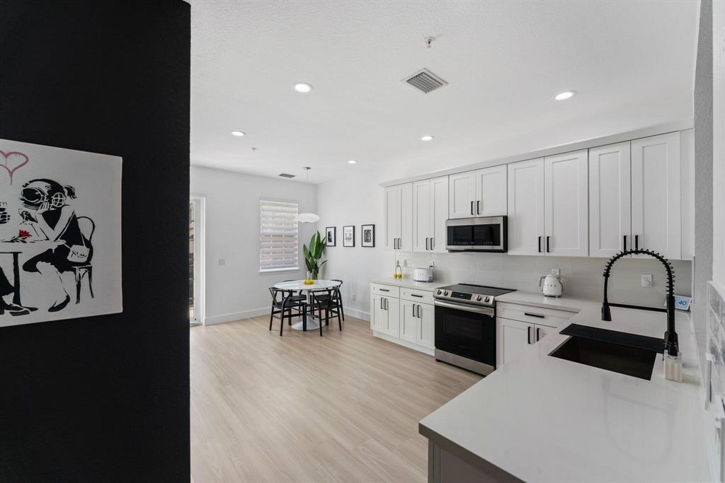 425 Greenwich Circle Unit: 205