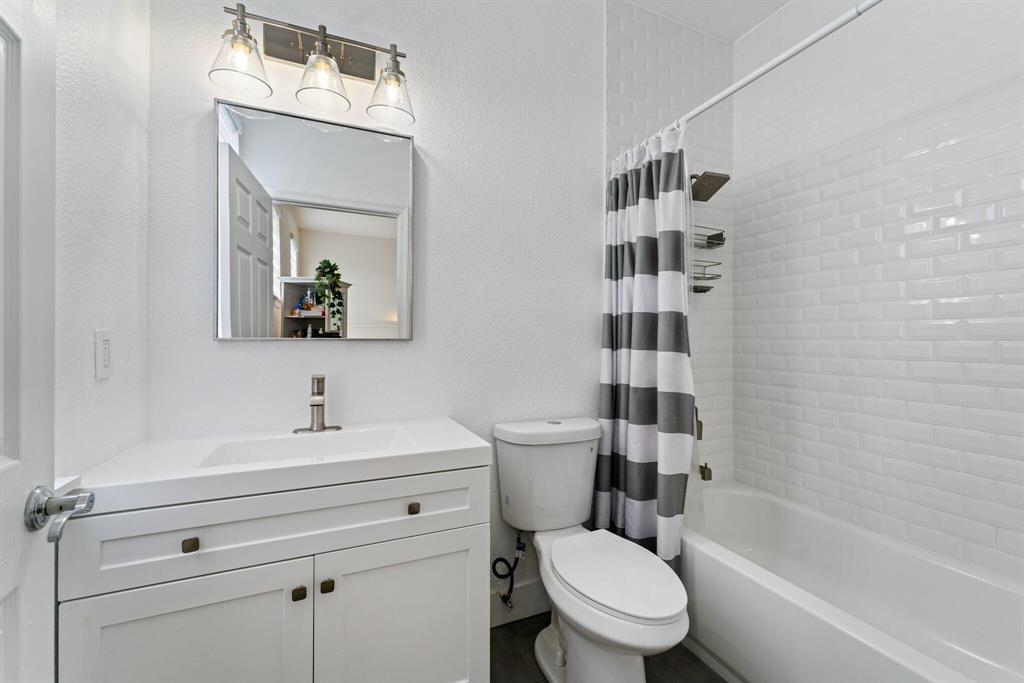 425 Greenwich Circle Unit: 205