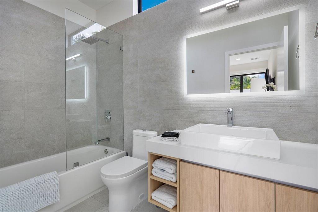 1505 NE 16th Terrace