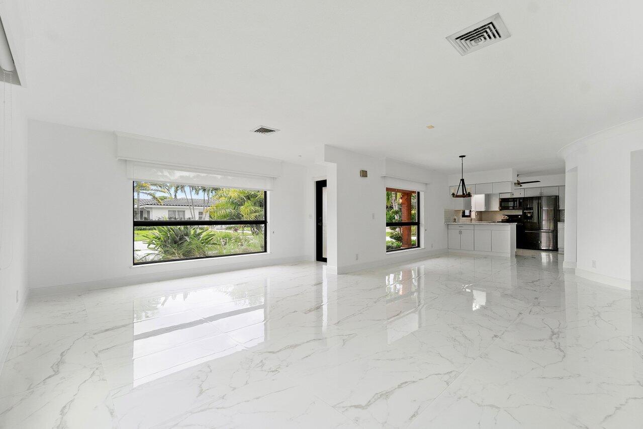 700 NE 4th Street