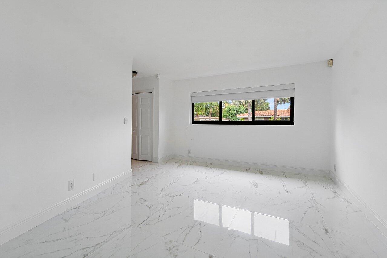 700 NE 4th Street