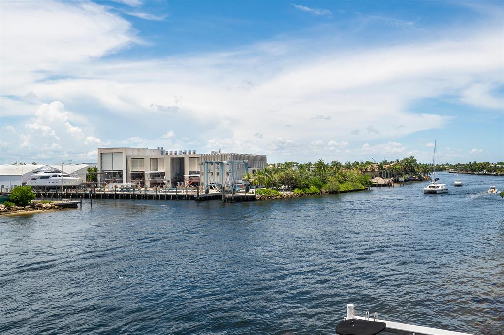 1505 N Riverside Drive Unit: 405