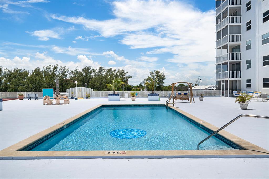 1505 N Riverside Drive Unit: 405