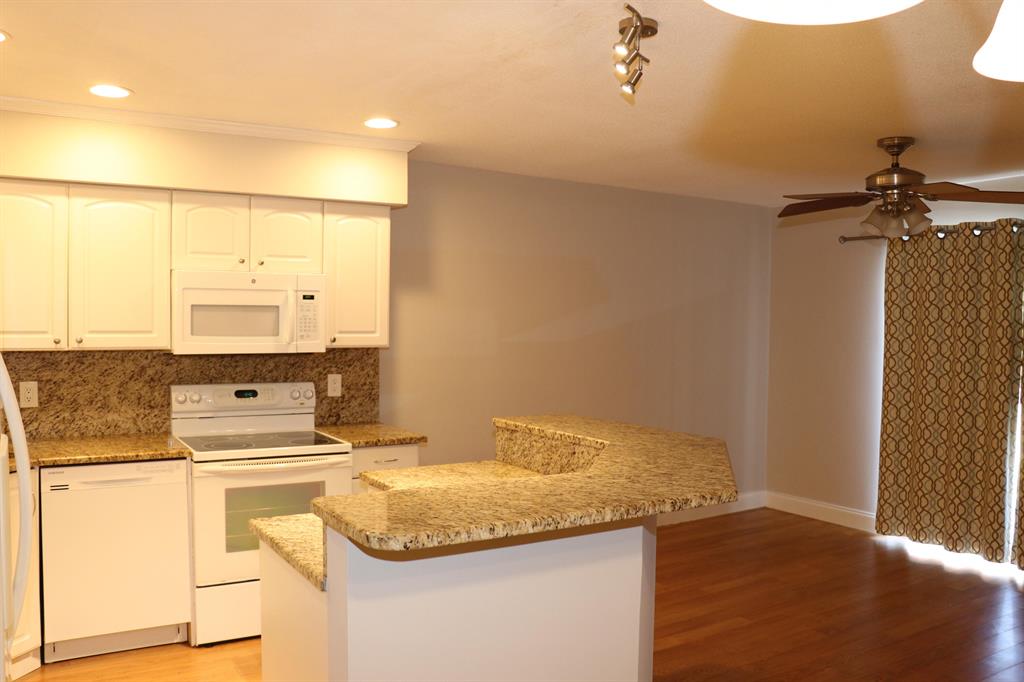 405 Us Highway 1 Unit: 205