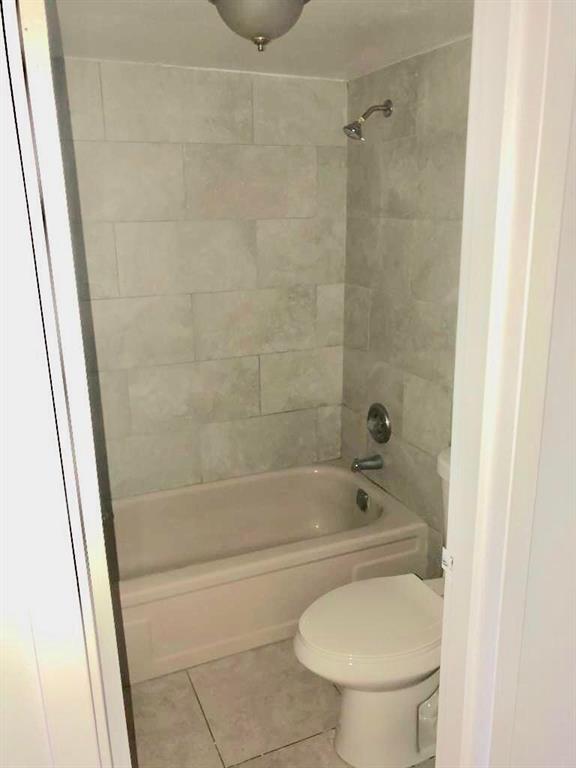 4364 NW 9th Avenue Unit: 15-3a