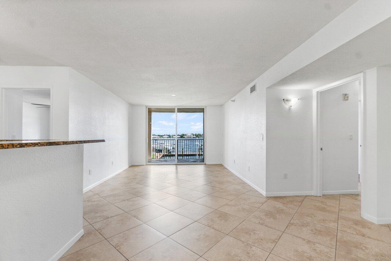 167 Yacht Club Way Unit: 204