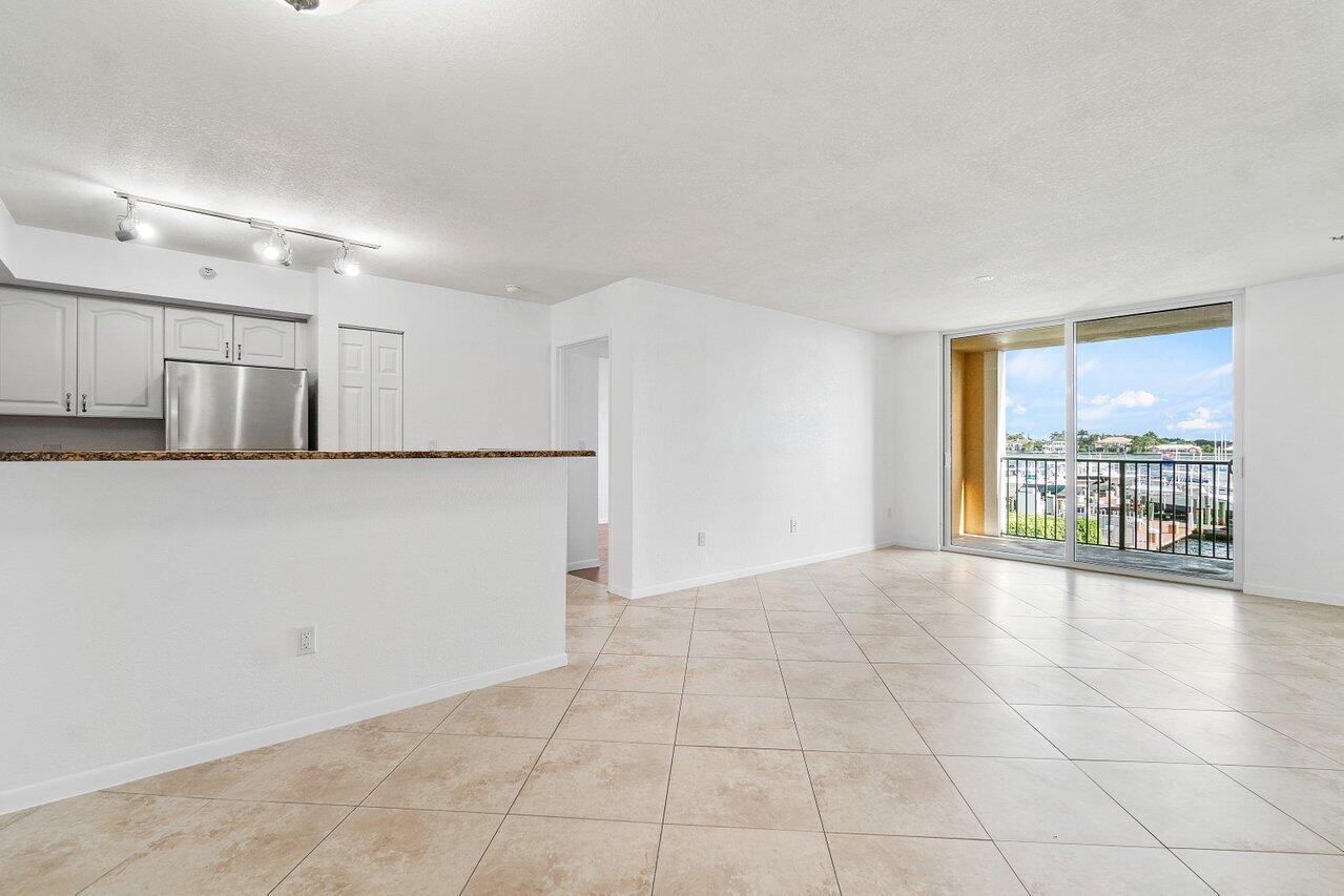 167 Yacht Club Way Unit: 204