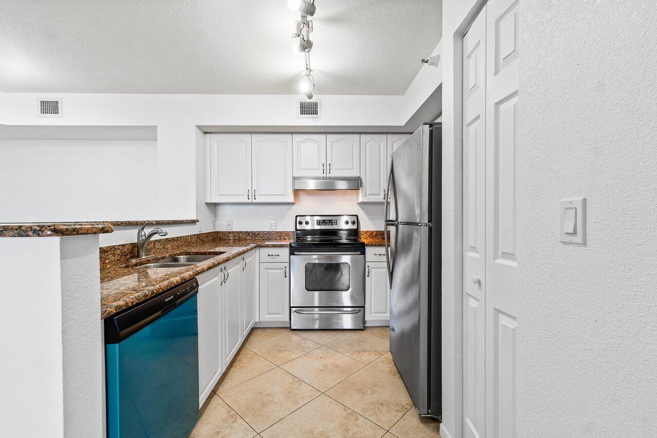 167 Yacht Club Way Unit: 204