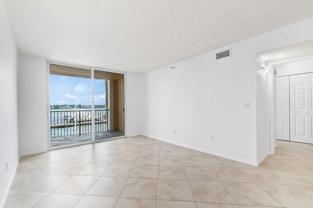 167 Yacht Club Way Unit: 204