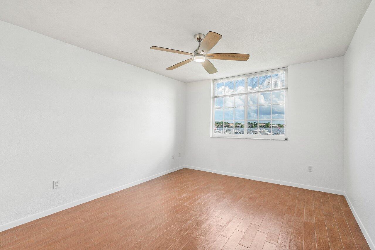 167 Yacht Club Way Unit: 204