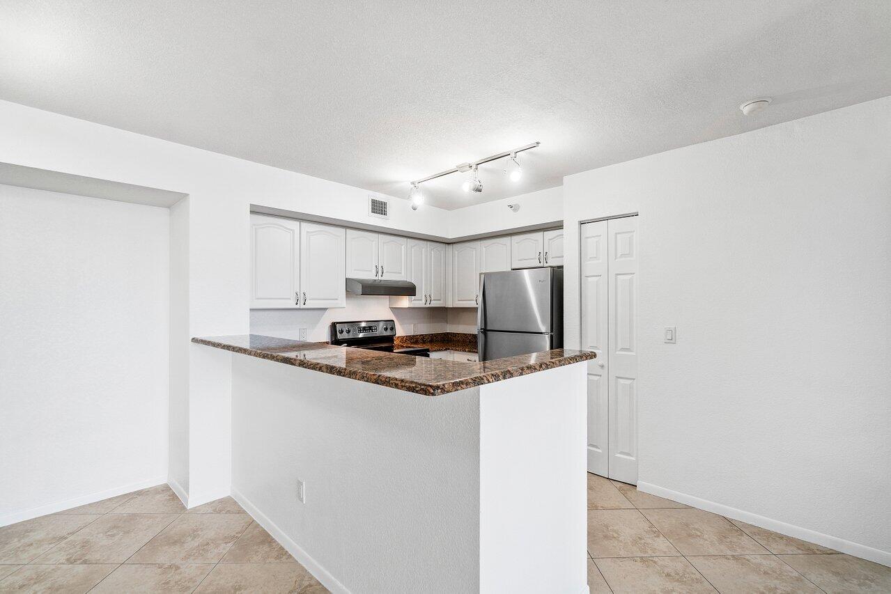 167 Yacht Club Way Unit: 204