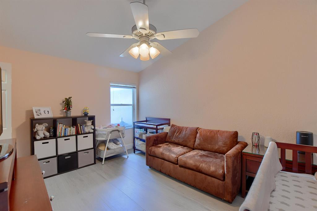 5541 Grande Palm Circle