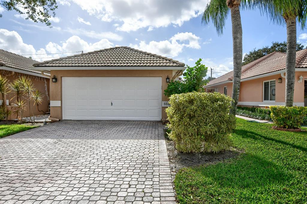 5541 Grande Palm Circle