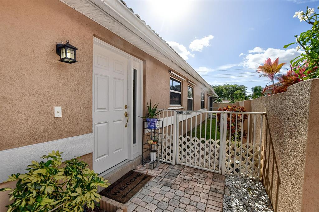5541 Grande Palm Circle