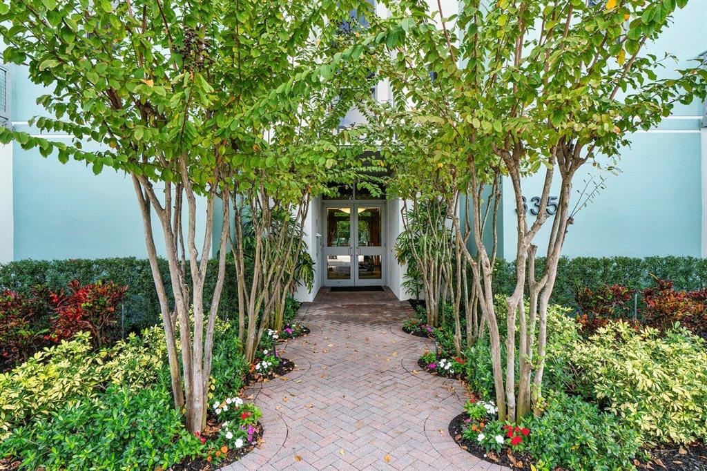 335 SE 6th Avenue Unit: 211