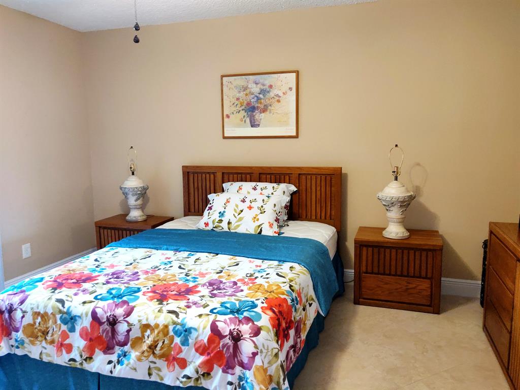 6 Lake Vista Trail Unit: 204