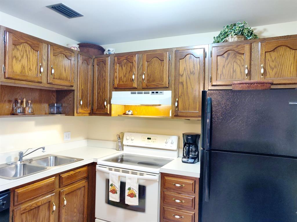 6 Lake Vista Trail Unit: 204