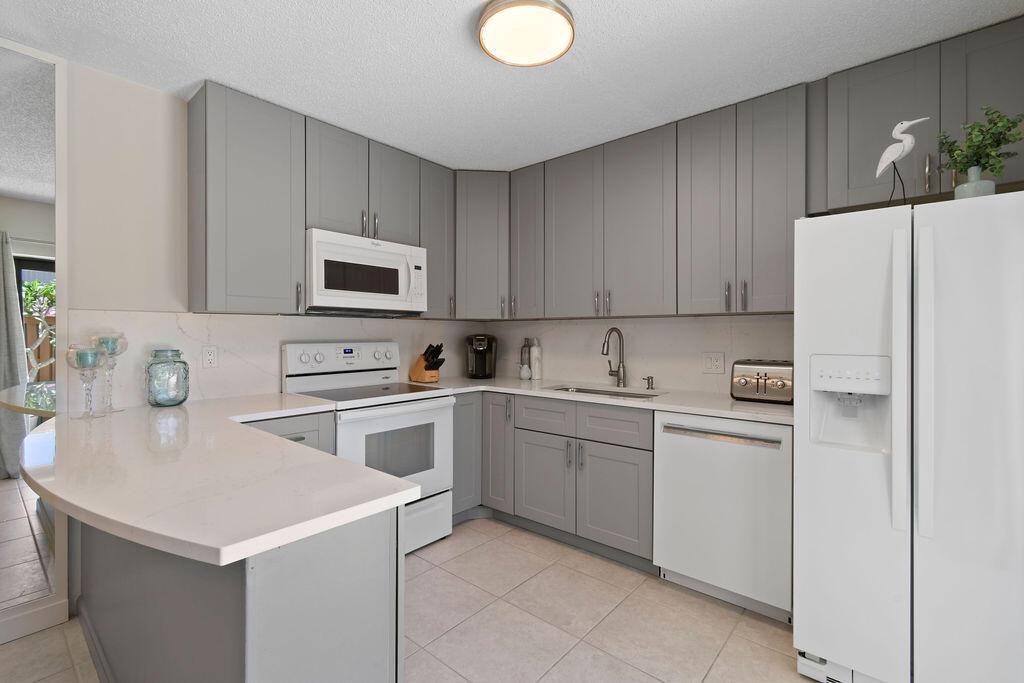 3900 County Line Road Unit: 22a