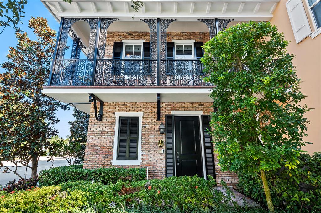 135 N Cannery Row Circle