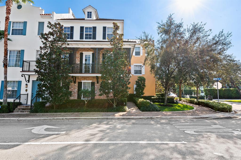 135 N Cannery Row Circle