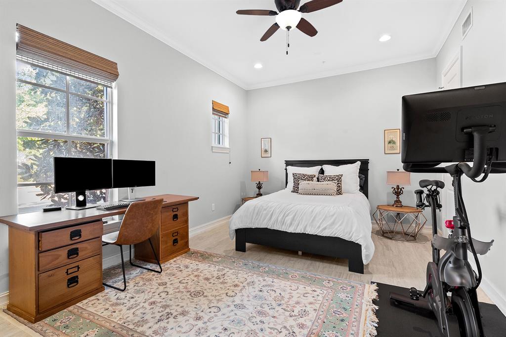 135 N Cannery Row Circle