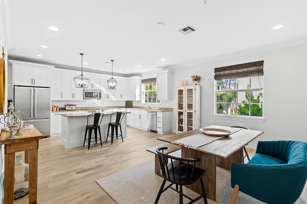 135 N Cannery Row Circle