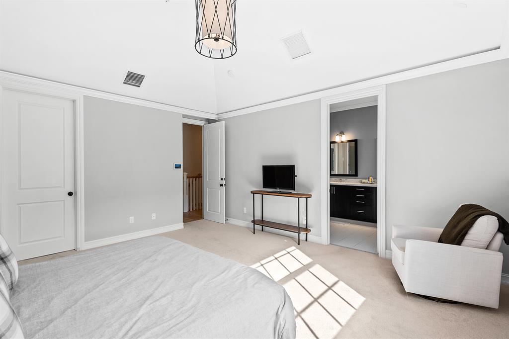 135 N Cannery Row Circle