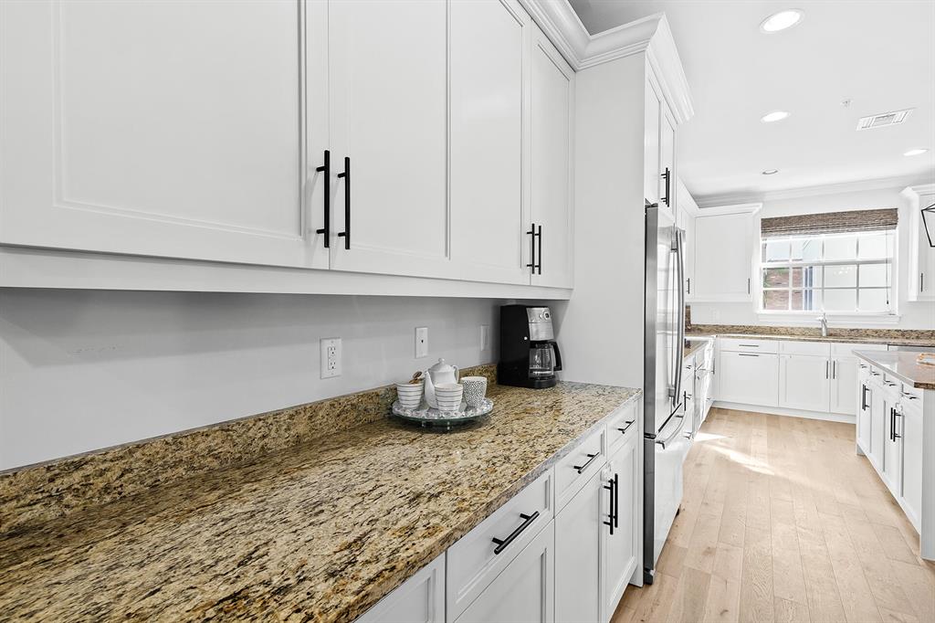 135 N Cannery Row Circle