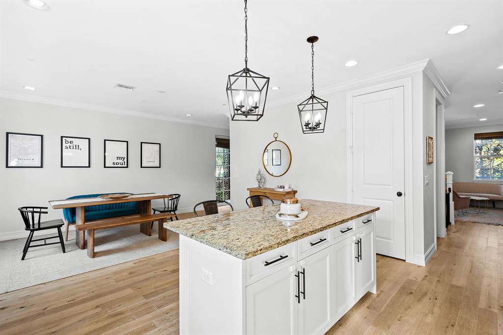 135 N Cannery Row Circle