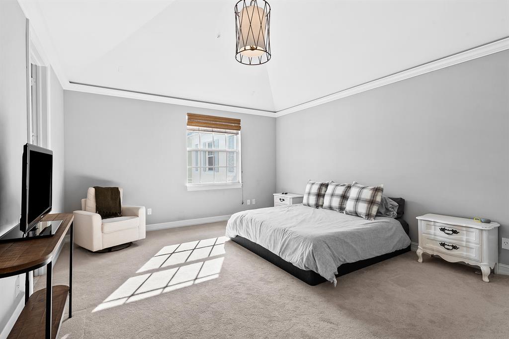135 N Cannery Row Circle
