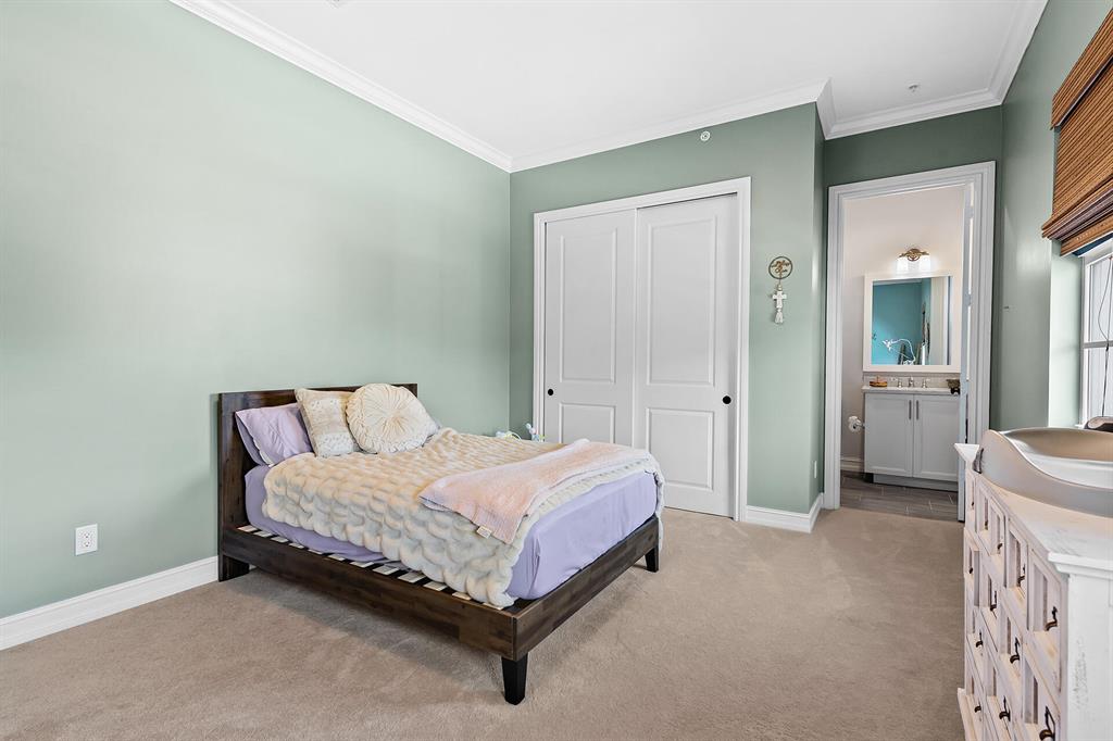 135 N Cannery Row Circle