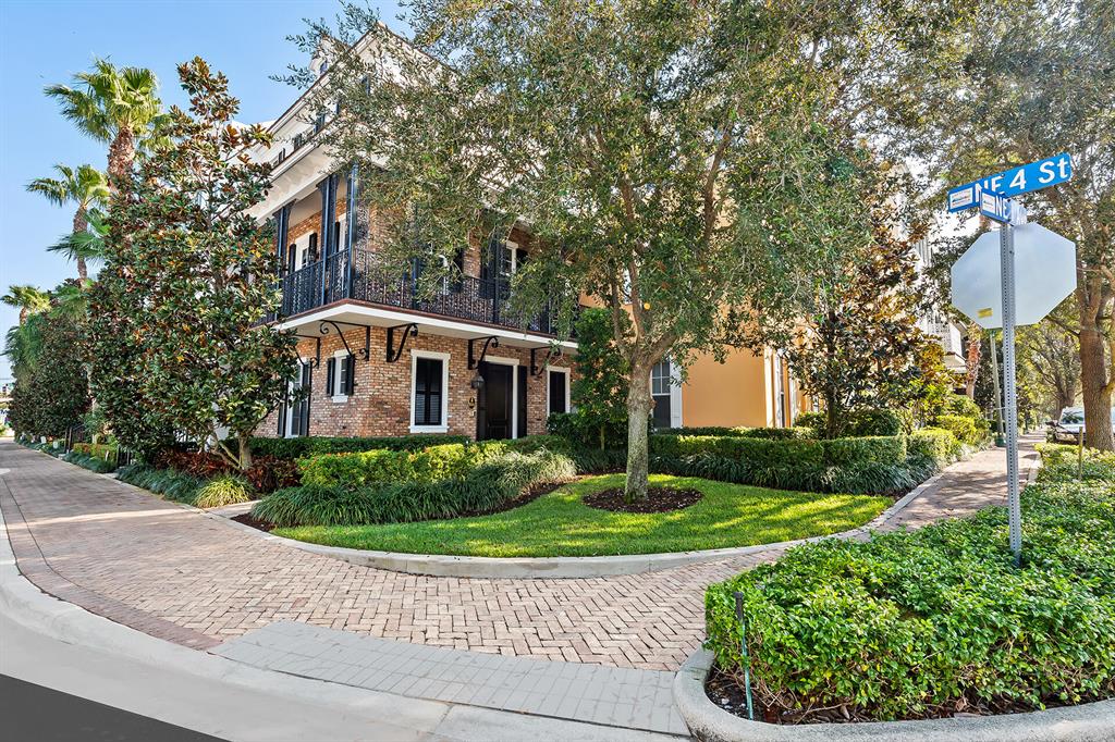 135 N Cannery Row Circle