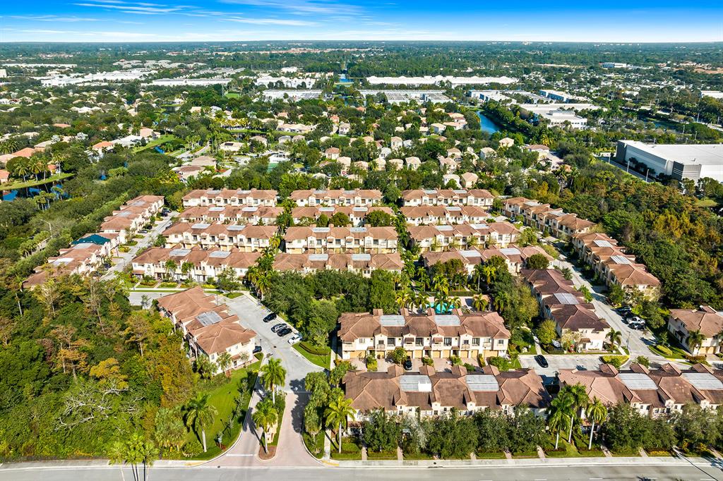 4742 N Grand Cypress Circle N Unit: 4742