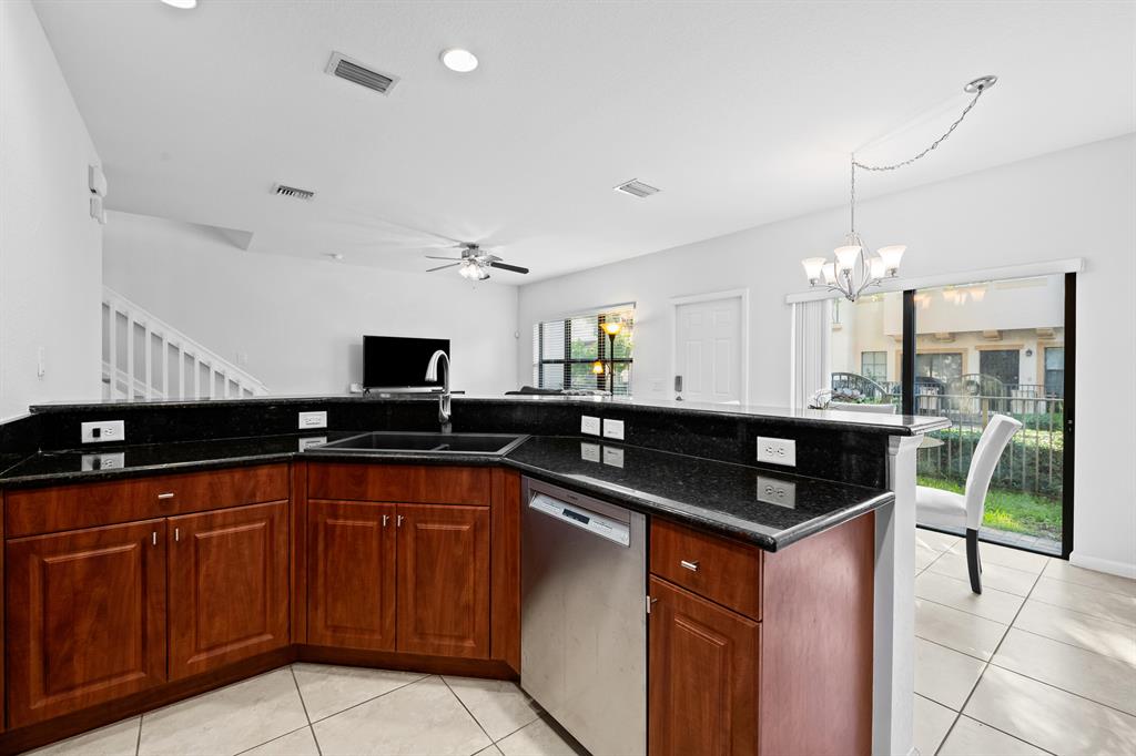 4742 N Grand Cypress Circle N Unit: 4742