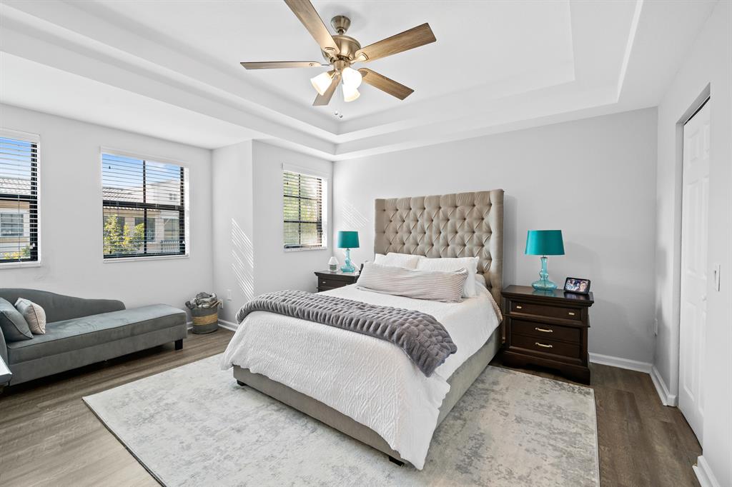 4742 N Grand Cypress Circle N Unit: 4742