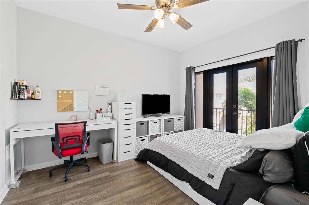 4742 N Grand Cypress Circle N Unit: 4742