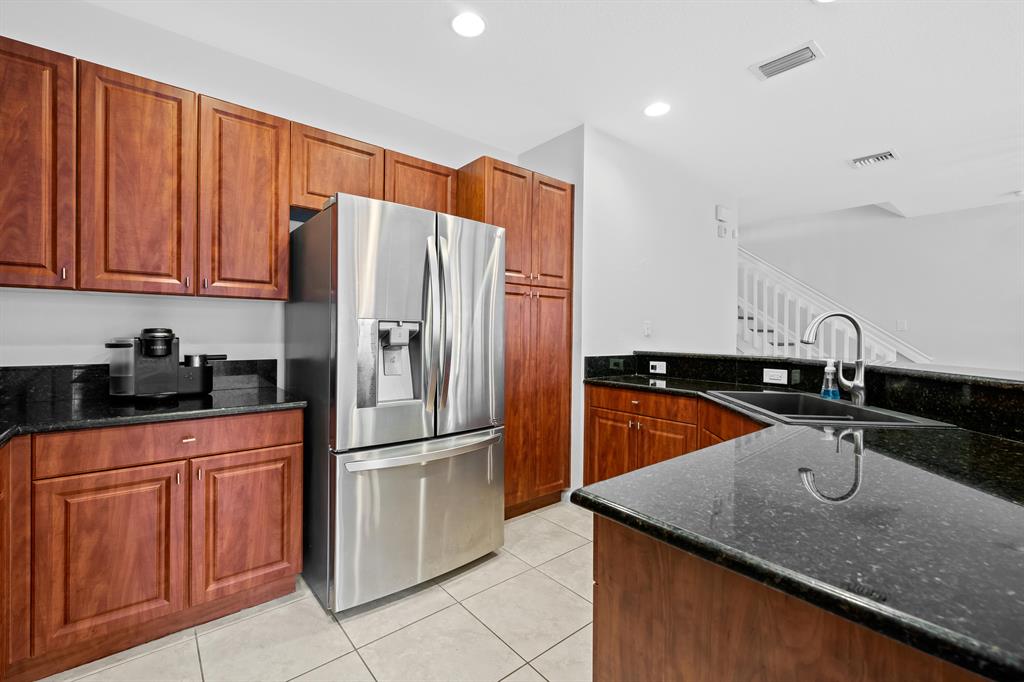 4742 N Grand Cypress Circle N Unit: 4742