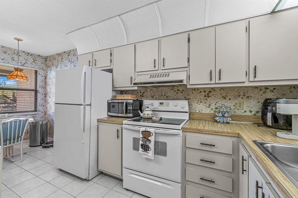 3111 SW 20th Terrace Unit: 22b2