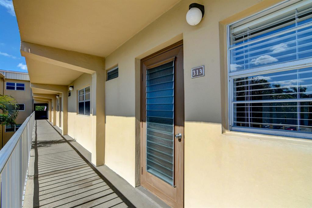 2400 NE 1st Lane Unit: 313