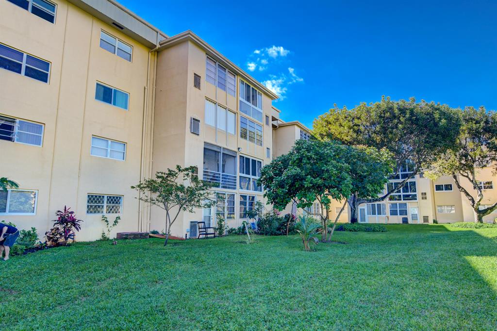 2400 NE 1st Lane Unit: 313