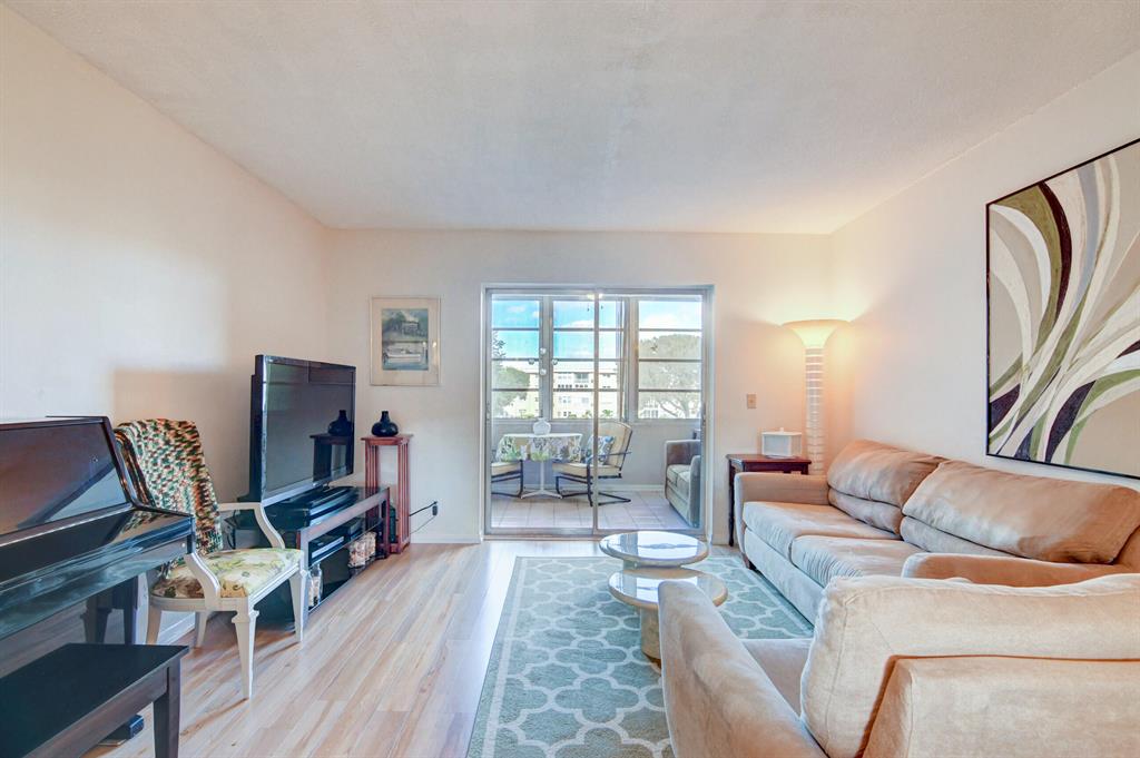 2400 NE 1st Lane Unit: 313