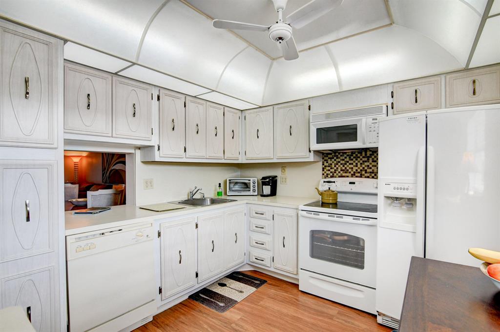 2400 NE 1st Lane Unit: 313