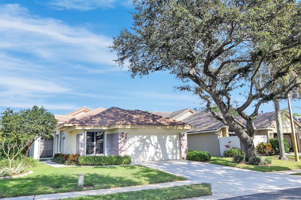 4475 Sherwood Forest Drive