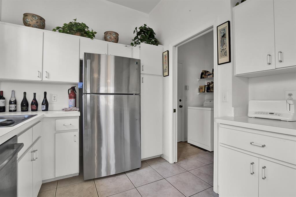 4475 Sherwood Forest Drive
