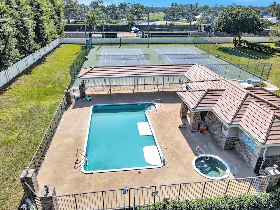 4475 Sherwood Forest Drive