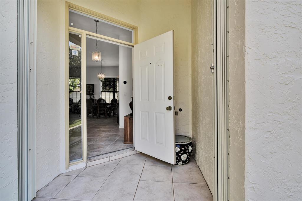 4475 Sherwood Forest Drive