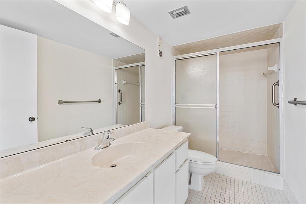 7240 Huntington Lane Unit: 203