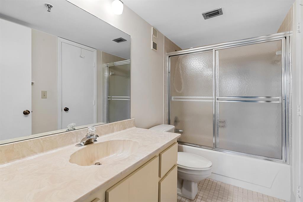 7240 Huntington Lane Unit: 203